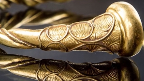 В Великобритании нашли древние золотые украшения кельтов, которым больше 2,5 тысяч лет