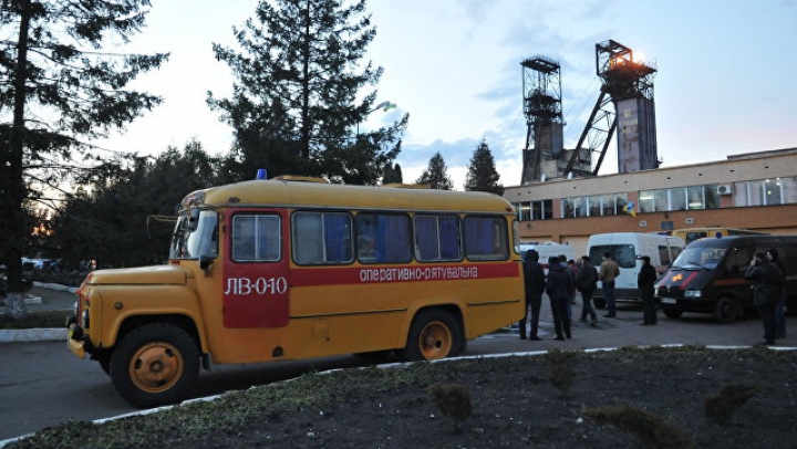 Шахтёры оказались под завалами в Донецкой области