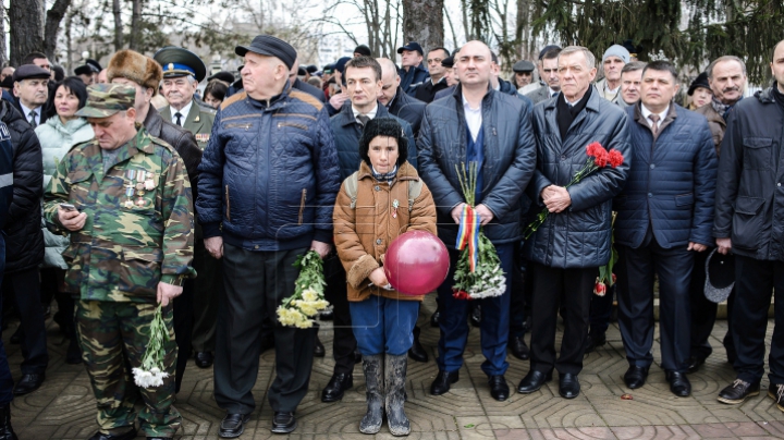 В столице состоялся памятный марш, а на мемориале "Вечность" устроили траурный митинг