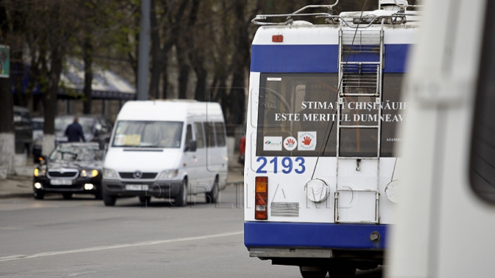 Пробки в центре столицы: оборвалась контактная сеть троллейбуса