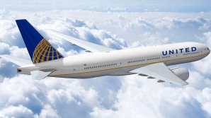 Гендиректор United Airlines отказался увольняться из-за скандала с пассажиром