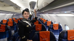 Стюардессы "Белавиа" сняли пародию на клип "Тает лёд"