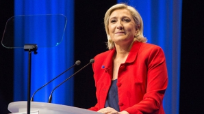 Ле Пен покинула пост лидера партии "Национальный фронт"