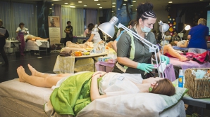 В столице прошел конкурс эпиляции, удаляли волосы на время и различными способами