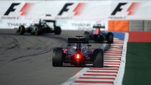 Льюис Хэмилтон подписал соглашение с Mercedes до 2020 года