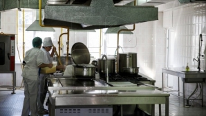 Депутаты предлагают увеличить вдвое штрафы за обеспечение детсадов плохими продуктами