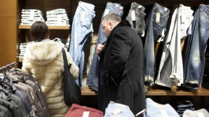 В кануне пасхальных праздников в магазинах становится оживленнее