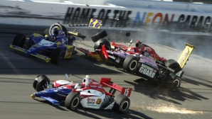 Джеймс Хинчклифф из Канады выиграл гонку Индикар в Лонг Бич