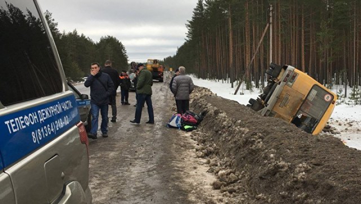 Под Омском поезд столкнулся со школьным автобусом, есть жертвы