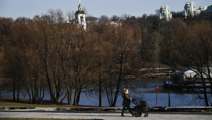 Москвичка подарила ребёнка подруги первой встречной, устав за ним смотреть