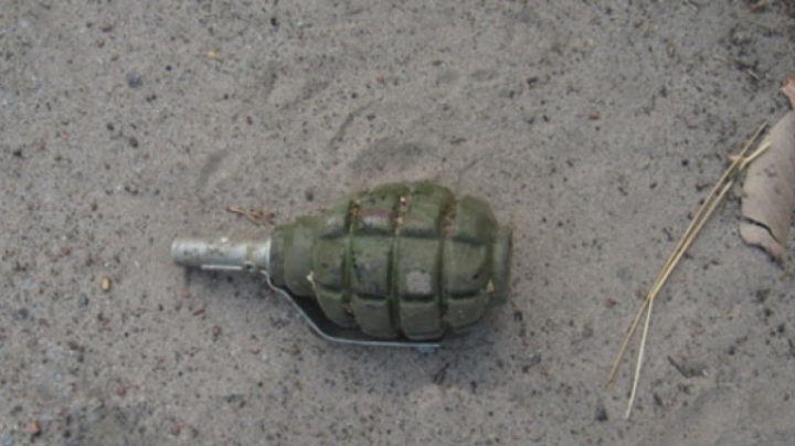 В аэропорту Нью-Йорк нашли гранату