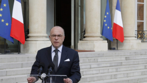 Правительство Франции ушло в отставку