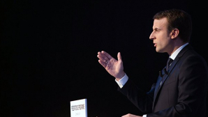 Эммануэль Макрон начинает свой президентский мандат со встречи с Ангелой Меркель