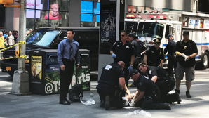 В Нью-Йорке введен режим ЧС после наезда автомобиля на пешеходов