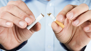 Антитабачный закон запрещает курение в барах, на рабочих местах и в подъездах домов