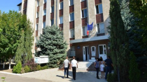 В пригороде Кишинева экс-супруг избил и увез в багажнике своего соперника