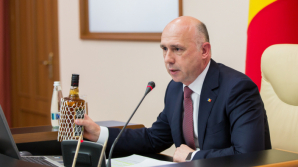 Павел Филип принёс на заседание бутылку контрафактного виски