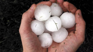 Град размером с куриное яйцо выпал в Колорадо