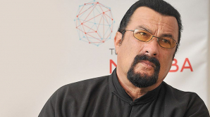 Стивену Сигалу запретили въезд на Украину