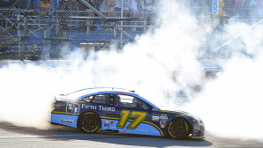 На этапе гонок НАСКАР в Алабаме столкнулись 18 автомобилей