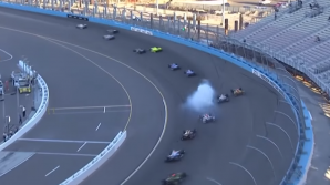 Пять пилотов сошли с дистанции вскоре после старта этапа в Аризоне