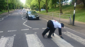 Человек-горилла преодолел лондонский марафон за шесть дней