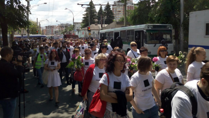 Фото: В центре столице проходит парад ЛГБТ-сообщества