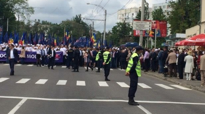 Фото: В Молдове прошел марш по случаю Дня Победы и Дня Европы