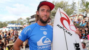 Мэтт Уилкинсон выиграл пятый этап Кубка мира по сёрфингу