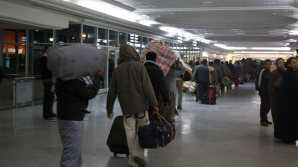 Полиция разгоняет лагерь беженцев в бывшем аэропорту Афин