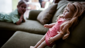 13-летняя девочка, родившая от насильника: Ребёнок похож на отца, я ненавижу его