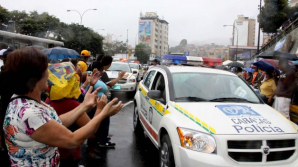 В Венесуэле внедорожник протаранил баррикады демонстрантов, есть раненые