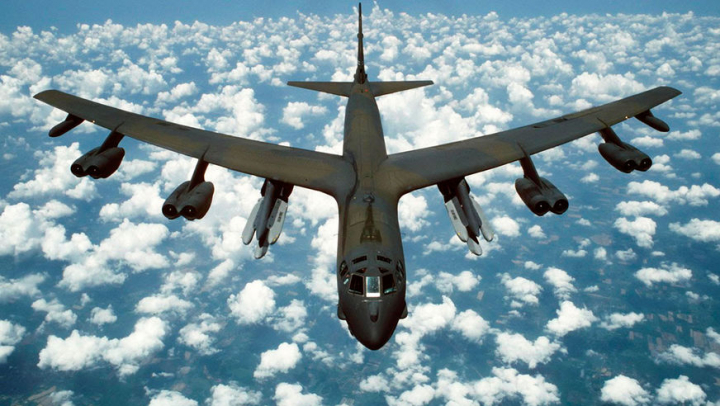 Бомбардировщик B-52 нанес удар по боевикам ИГ в Ираке