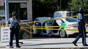 Автомобиль въехал в толпу прохожих в Бостоне: есть раненые