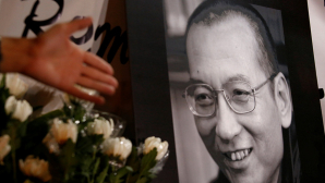В Китае кремировали тело нобелевского лауреата Лю Сяобо