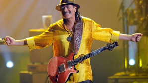 Мексиканскому музыканту Карлосу Сантане сегодня исполнилось 70 лет