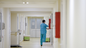 В районной больнице Оргеева утепляют фасады зданий, чтобы сократить коммунальные расходы