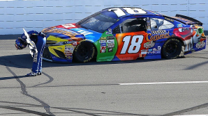 В призовую тройку вошли Кайл Буш, Кевин Харвик и Мартин Труэкс