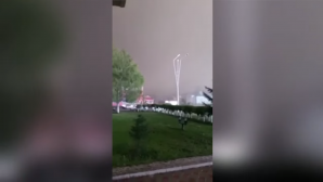 Пять человек пострадали из-за сильнейшего шторма в Восточном Казахстане