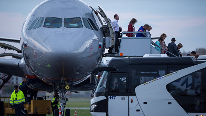 Самолет  загорелся во время рулежки в якутском аэропорту