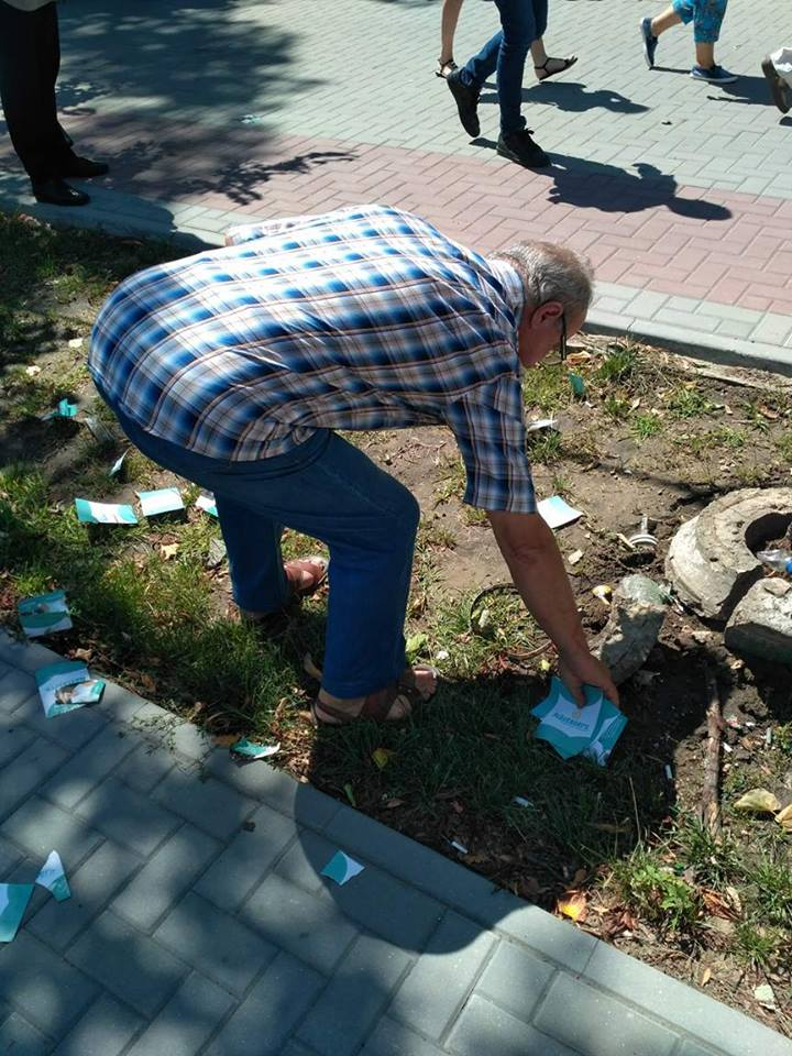 Очередной провал: вместо обещанных тысяч протестующих, на площади собралось около 800 человек