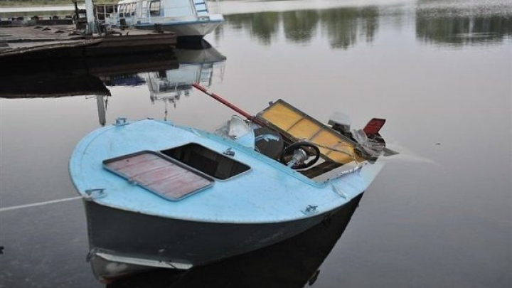 Под Одессой во время прогулки на лодке утонули три девушки