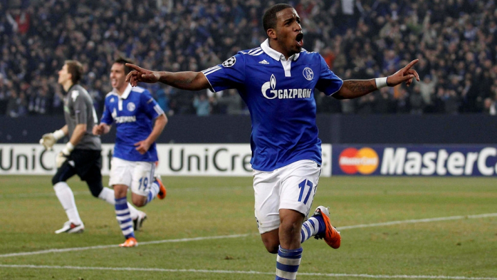 Футболиста "Локомотива" ограбили в торговом центре в Германии