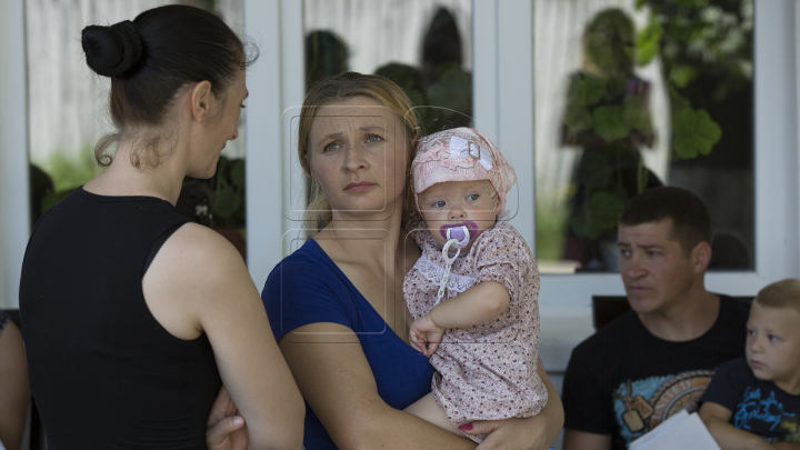 “Возроди Молдову”: Дети из села Каприяны получили бесплатные консультации врачей