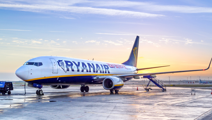 На рейсе авиакомпании Ryanair трёхлетнего ребёнка отсадили от родителей