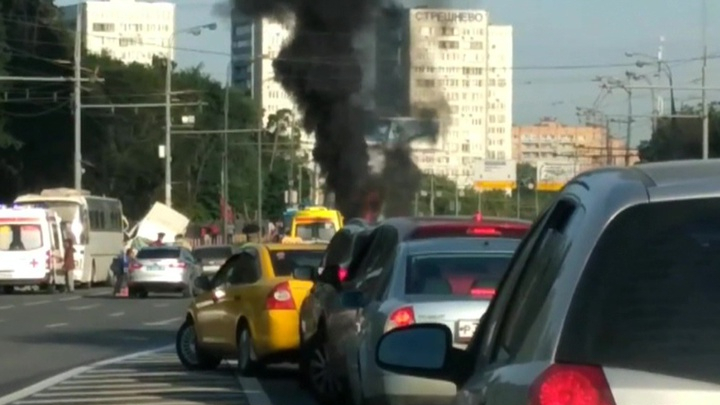 Четыре человека пострадали в массовом ДТП на Волоколамском шоссе