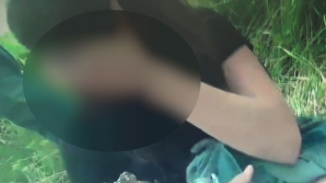 Под Ярославлем подростки издевались над подругой, заставляя есть землю с ног (18+)