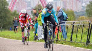 Мост в городе Фредрикстад остановил велогонку Тур Норвегии