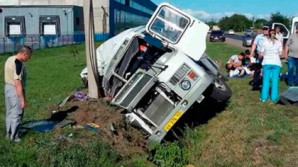 Водитель умер за рулем автобуса в Тольятти и въехал в столб