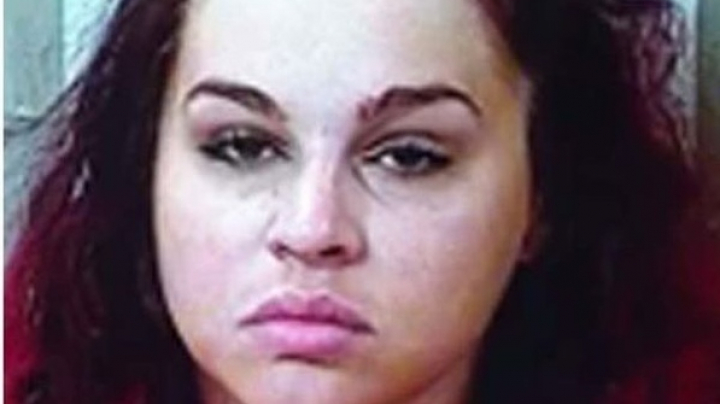 Невеста во время свадьбы приставила пистолет к голове мужа